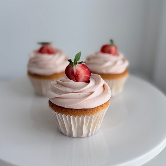 Vanilla & Strawberry Cupcakes