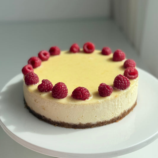 New York Cheesecake with a hint of lemon (8-10 servings)