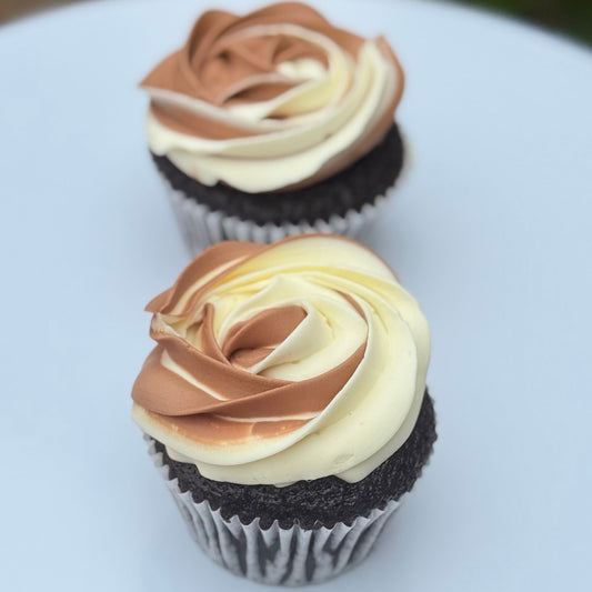 Milk & White Chocolate Duo Cupcakes
