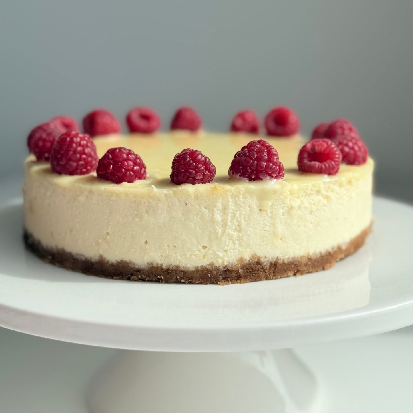 New York Cheesecake with a hint of lemon (8-10 servings)