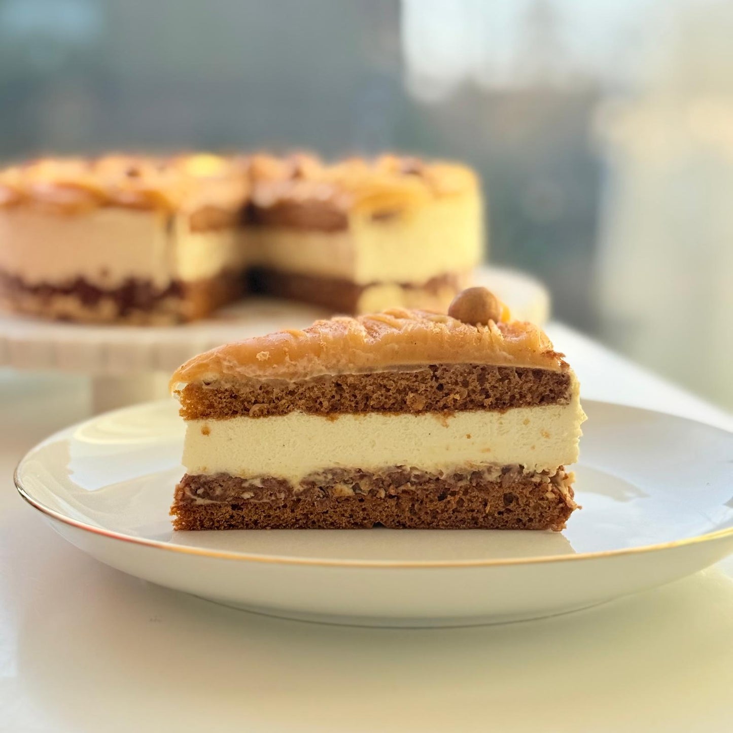 Honey Cake with Passion Fruit Caramel (23cm)